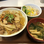 Sukiya Yongo Kasukabe Bigo Ten - 食べラー・メンマ牛丼　サラダセット