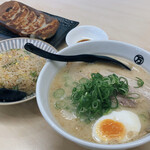 まる万ラーメン - 満腹セット1,200円　チャーシュー増し280円　　　　