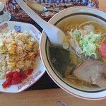 ドライブイン松の味 - ラーメン・チャーハンセット 1,000円(税込)