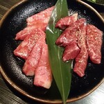 Sumiyakiniku Ishidaya. Toa Road - カルビ、ハラミ