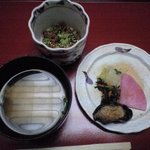 道後舘 - 夕食　味噌汁、漬物