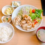 ほっと～や 湖湖 - ザンギ定食 ご飯少なめ