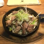 湘南肉問屋 - 「湘南肉問屋」の「羊のジンギスカン」は、その臭み自体が全くなく、ビックリするほど美味しいジンギスカンでした。