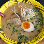 Chuka Soba Sakura - とんこつ味噌ラーメン 800円。