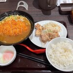 CoCo壱番屋 - 手仕込とんかつカレーらーめん＋もやし＋半熟タマゴ＋から揚げセット