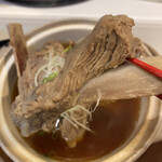 Bak Kut Teh - 骨から身はスルリと外れます。