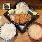 Tonkatsu Aoki no Curry Ya Ippekoppe Nishi Shinjuku Ten - 平日お昼限定ロースかつランチ定食（170g）1,200円