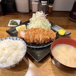 Tonkatsu Aoki no Curry Ya Ippekoppe Nishi Shinjuku Ten - 平日お昼限定ロースかつランチ定食（170g）1,200円