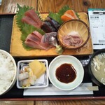 満天酒場 - 刺身定食 780円(税込)(2021年11月5日撮影)