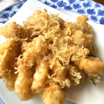 Shinjuku Tsunahachi Tempura Kappou Kouun - ランチ「藤」の一品、かき揚げ