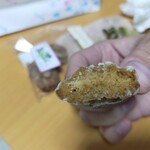 圓泉堂菓子店 - 熊のまくらの中身です。ふにゃふにゃ。