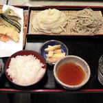 Soba Gourmet Hanasaki - うどん＆蕎麦の合い盛り