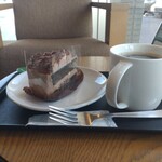 STARBUCKS COFFEE Utsunomiya Intapaku Suteji Ten - カフェアメリカーノとチョコonチョコレートケーキ