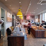 HUG BAKERY - 店内