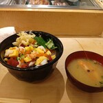 Sushi Shunsai Takanoha Shinbashi Ten - バラチラシ丼