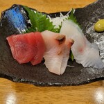 Dining WAZN - この日のお刺身はマグロ赤身・ブリの昆布締め・ヒラメ