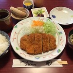 Katsu Ki Nida Ten - とんかつ定食　990円