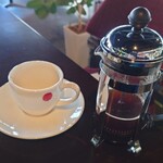 Le Point  Rouge  - 残ってたもう一杯分のコーヒーを飲んだ