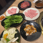 Kaiten Yakiniku Isshobin Nagoya Noritake Shinmachi Ten - 