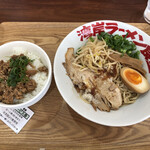 湾岸ラーメン食堂 - 湾岸そば+チャー丼
            ¥870