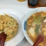 Tonchinkan Arakawa Ten - やきめし と 味噌チゲラーメン