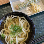 Hanamaru Udon Okayama Takaya Ten - かけ(小)240円 ちくわ磯辺揚げ(110円)