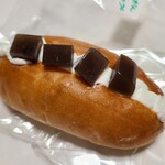 パン工房 ゆみな - ようかんホイップ(150円)です。