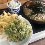 Negi Don - ざる／570円
                        玉ネギ／140円・春菊／140円