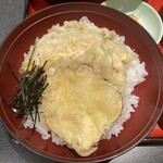 そば吉 - サツマイモ、レンコン、カボチャの天婦羅の乗った天丼