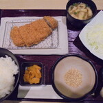 Tonkatsu Tadumura Daimaru Sapporo Ten - オーダーしたロースカツ定食