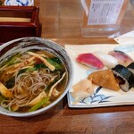 Umaimono Dokoro Ichiro - 令和4年1月 ランチタイム
                      寿司盛合せ・蕎麦定食 880円