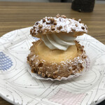 PATISSERIE Remercier - シュークリーム（１９４円）