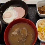 Yoshinoya Yongosen Kitagami Tokiwadai Ten - アサリ味噌汁中心にハムエッグ、牛小鉢の朝ごはん！