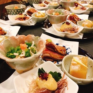 “主厨搭配套餐”将一切交给厨师。尽情畅饮◎