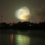 料亭 福寿家 - 川面に映る花火をお座敷から眺めるのも夏の楽しみのひとつ