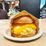 eggslut Shinjuku Sazanterasu Ten - 