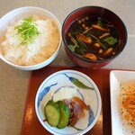 アーセンウェア - ご飯と赤出汁