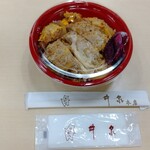 Isen Honten Nihonbashi Takashimaya Ten - ロースかつ丼 972円 ♪