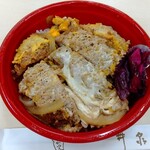 Isen Honten Nihonbashi Takashimaya Ten - ロースかつ丼 972円 ♪