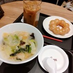 mister Donut Ionmoru Kawaguchi Maekawa Ten - エビ野菜ラーメンとドリンク、ドーナツのセット　全景