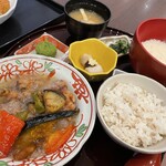 とろ麦 - 鶏の塩麹唐揚げ京とろ付き