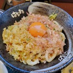 はなまるうどん - たまご入れ、カツオ節かけかけ