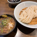 Udon Oyobe Noda Ten - 牛肉汁のつけめん(冷) 880円