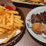 Yakitori no Ougiya Akita Shinkokudo Ten - フライドポテトと扇焼き。