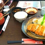 Tonkatsu Butagorira Shinkyogoku Rokkaku Ten - チーズカツ膳(¥950-)