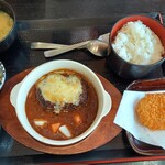 Sakudaira Shokudo - 煮込みハンバーグ定食+コロッケ一個