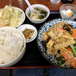 Honba Sichuan Manpuku Hanten - 豚肉とキクラゲの玉子炒め定食