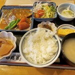 Marutomi Suisan Ikebukuro Nishiguchi Ten - サバ味噌煮定食