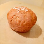 まるやまめろん - いちごメロンパン 350円