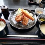 Sakudaira Shokudo - 鳥唐揚げエビフライ定食